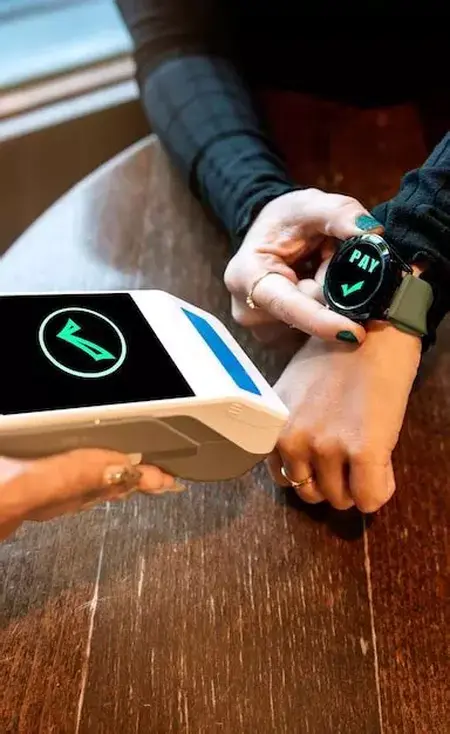 How to Use a Smartwatch for Payments