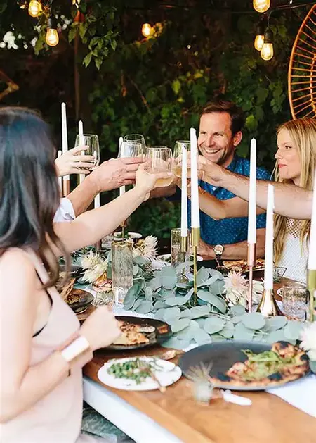 How to Host a Successful Dinner Party