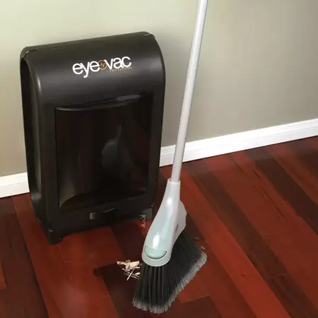 How to Use a Dustpan